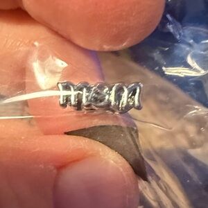 Silver keep collective charm “mom”